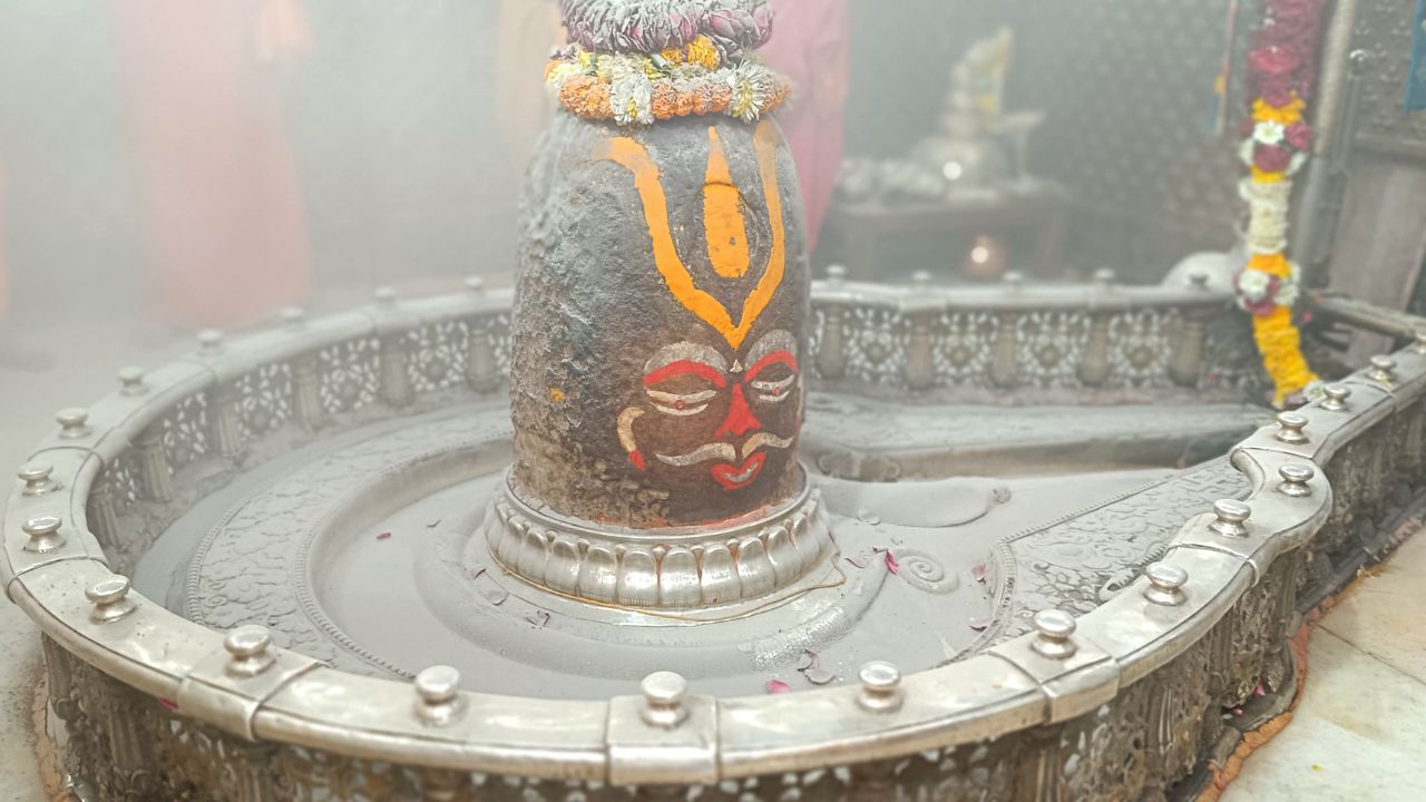 Mahakaleshwar Bhasma Aarti Details, Timing, Fee, Dress Code And Booking Contact Number