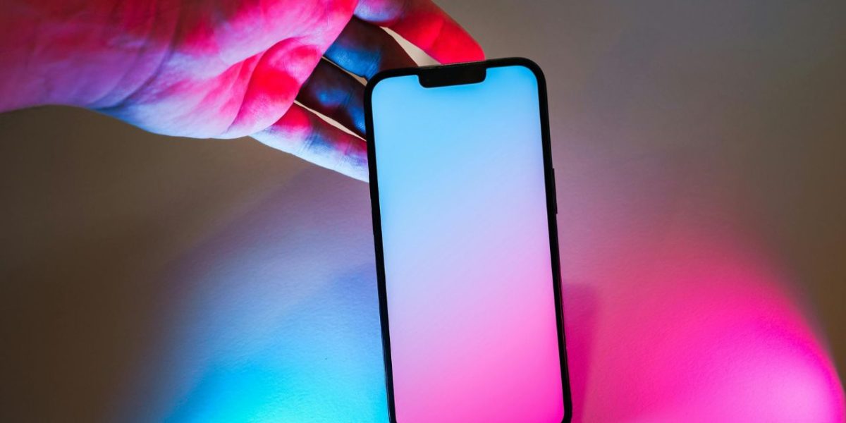 display components of a smartphone