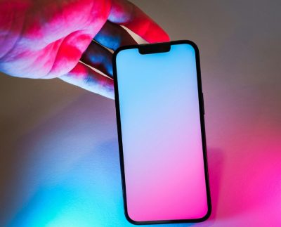 display components of a smartphone